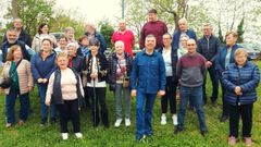 <span lang= gl >Imaxe dos veci�os que se sumaron � simb�lica iniciativa</span>