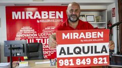 Fernando Cas�s, al frente de la inmobiliaria Miraben con oficinas en Boiro y Ribeira