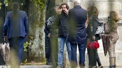 Familiares de D�borah Fern�ndez, durante la exhumaci�n del cad�ver la pasada primavera