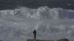 Jugarse el pellejo entre el oleaje en Mux�a