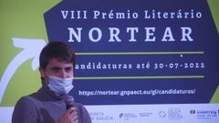 Pedro Rodr�guez, autor del texto, en la entrega del Premio Nortear