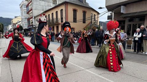 Una escena del desfile de comparsas del 2025 en Quiroga