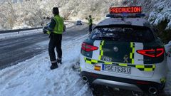 La Guardia Civil organiz� y escolt� una caravana de coches en el Alto do Rodicio