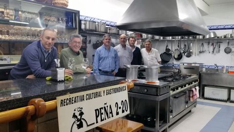 Algunos de los miembros de la pe�a gastron�mica �2 - 20�
