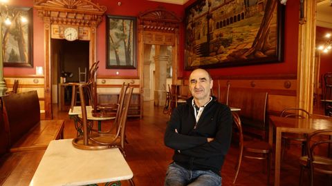 Manuel Arís reabrirá este miércoles el histórico Café Moderno de Pontevedra