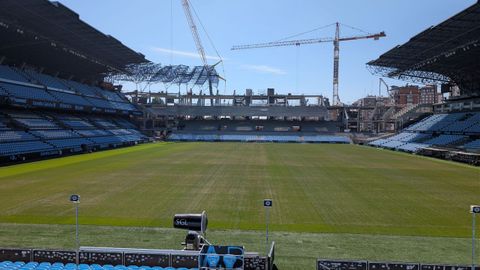 Estado que presentaba el terreno de juego de Bala�dos este martes.