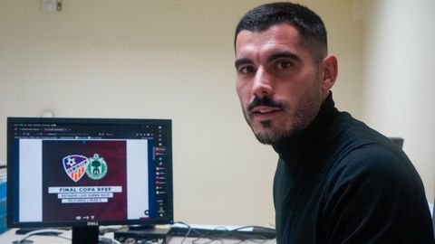 lex Fernndez, capitn del CD Arenteiro, antes de la final de la Copa Federacin frente a la UD Alzira.