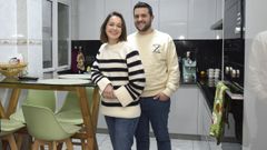 Cintia Abun y David Garca, en su nuevo piso de Moraa