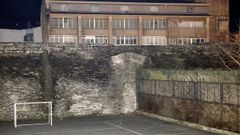 En la zona de intervenci�n hay restos de un arco que suscita el inter�s de los arque�logos. �scar cela