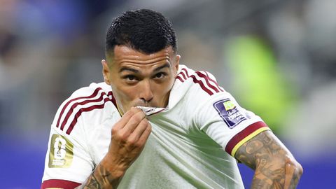 Pedro Porro celebrando su gol en el Francia - Espa�a