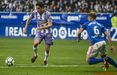 Carlos Hernandez Mata Real Oviedo Valladolid Carlos Tartiere.Carlos Hernandez trata de tapar un disparo de Mata