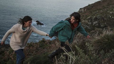 Joven talento gallego. La prestigiosa actriz catalana Nria Prims y la debutante Thais Garca Blanco (de Cabana de Bergantios) son madre e hija en Sica, filme que la realizadora barcelonesa Carla Subirana rod en la Costa da Morte. Debutan tambin los jvenes gallegos Marco Antonio Florido An y Mara Villaverde Ameijeiras. 