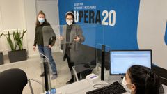 Anabel Gul�as, en la visita a las instalaciones preparadas por el Concello para el plan Supera