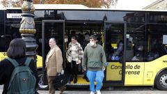 Los buses miden ocho metros y caben 21 personas sentadas.