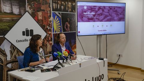 La alcaldesa de Lugo, Elena Candia, y el concejal Javier V�zquez presentaron el programa de las fiestas, que comienzan el pr�ximo d�a�4 de octubre