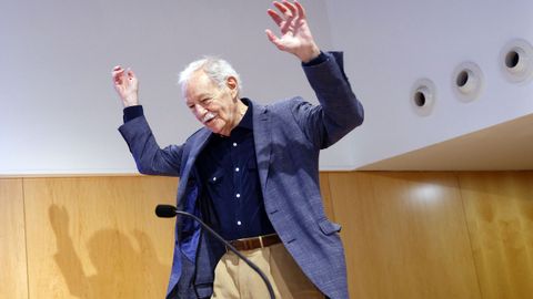 El escritor Eduardo Mendoza