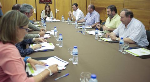 Rey ?tercero por la derecha? se integr� ayer en el patronato, y es nuevo responsable de la fundaci�n.