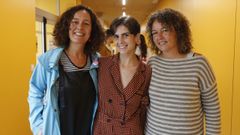 Olaia Collazo, en el centro, con sus profesoras del CIFP Carlos Oroza de Pontevedra Tareixa Fern�ndez y Mar�a Dur�n