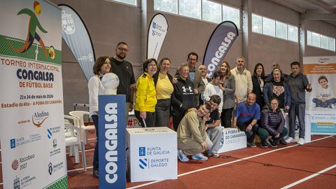 Autoridades, patrocinadores y usuarios de Ambar participaron en la presentaci�n del torneo.