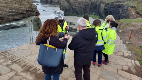 La Xunta activ este viernes el plan de proteccin de la playa de As Catedrais (Ribadeo). El mximo es de 4.812 personas al da y para el Viernes Santo ya hay ms de 2.000 reservas