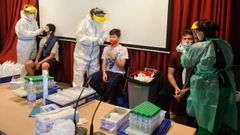 cribado mediante test PCR a los alumnos y docentes (730 usuarios) del IES Alfonso X O Sabio de Cambre