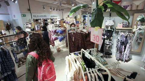 En la imagen, la tienda de Women's Secret en Oden, que ya inaugur las rebajas hace varios das