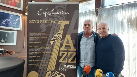 Eduardo Rodríguez, del Café Latino, y Marco Vázquez, de la Fundación Florencio Álvarez, en la presentación de la cita que arranca el 28 de abril