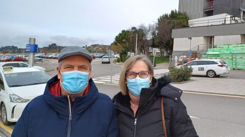 Manuel �ngel y Tina Prieto, usuarios del Hospital Universitario de Cabue�es