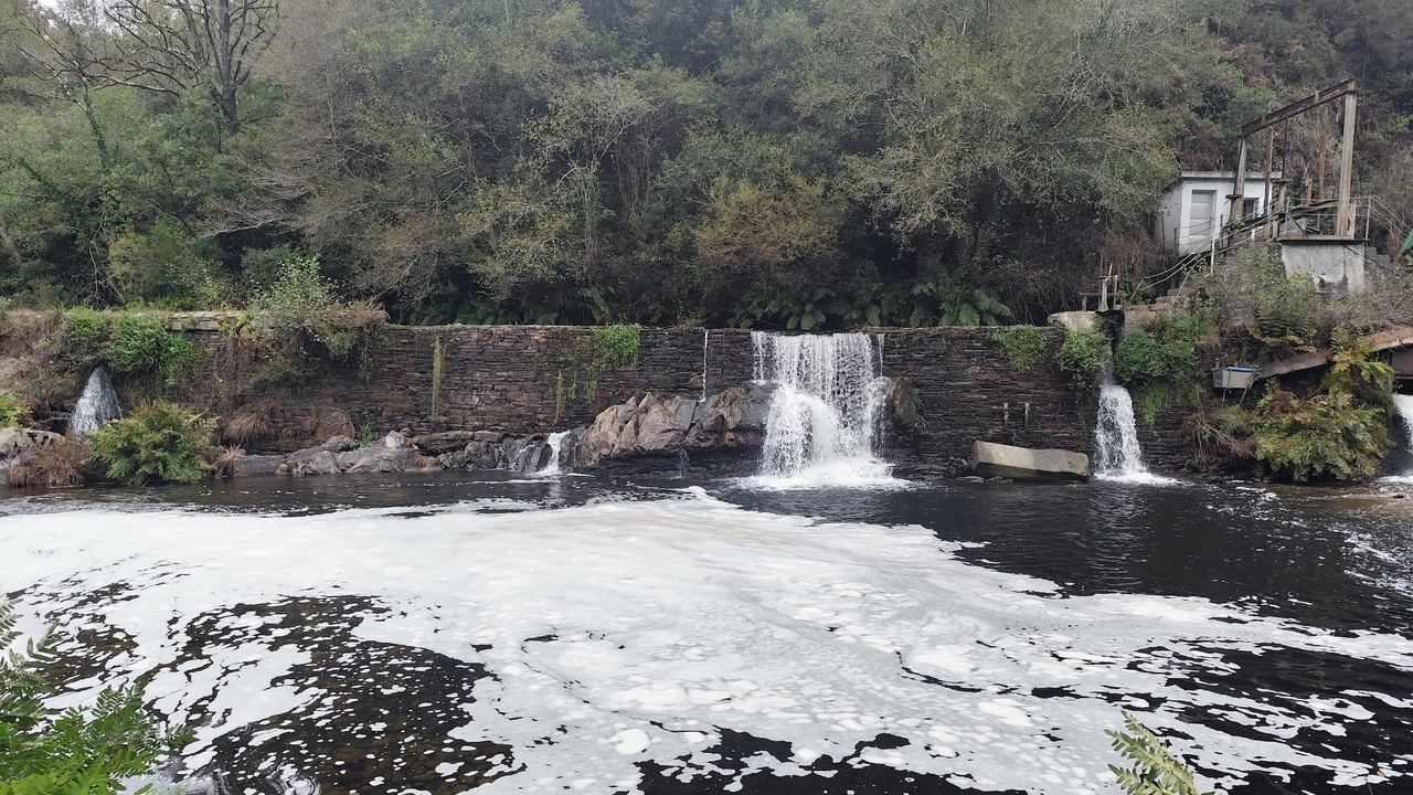La presa de Pé da Viña, el «tapón del Eo» con una sentencia de demolición que no se ejecuta