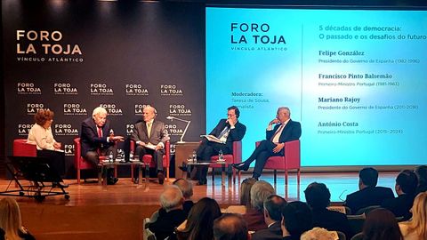 Los exjefes de Gobierno Felipe Gonzlez, Francisco Pinto Balsemo, Mariano Rajoy y Antnio Costa, durante la segunda edicin del Foro La Toja - Vnculo Atlntico en Lisboa.