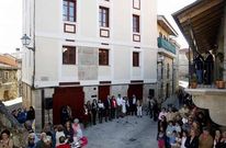 <span lang= es-es >Contratiempos en la obra p�blica</span>. Casi la mitad de las empresas que se declararon en concurso de acreedores pertenecen al sector de la construcci�n. De la delicada situaci�n de este sector tampoco se ha salvado la obra p�blica con actuaciones que han acabado en los juzgados por declaraci�n de insolvencia de las contratas. Es el caso del centro c�vico de Seixalbo (en la imagen su inauguraci�n), que se acab� con retraso y provoc� un litigio con una firma coru�esa en suspensi�n de pagos.