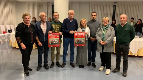 Miembros de la Sociedad Micol�gica de Pe�a Nueva con el Alcalde y Concejales de Siero