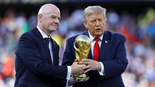 El presidente de la FIFA, Gianni Infantino, junto a Donald Trump, durante la final del Mundial.