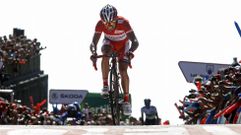 Purito Rodr�guez, en su llegada a meta en la etapa con final en O �zaro en el 2012