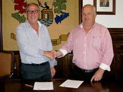 El regidor Juan Rey y Jes�s Busto, de Amigos de Galicia. 