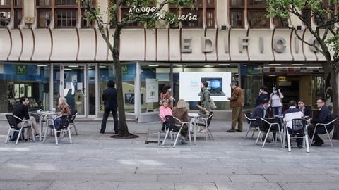 Primer dia de terrazas en la capital ourensana