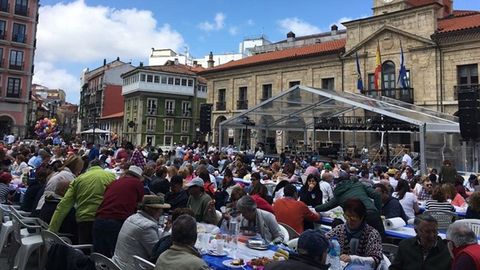 Comida en la la Calle de Avil�s