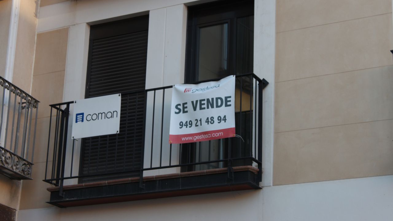 La compraventa de vivienda caerá el 3,2 % en España en el 2026 y el precio subirá un 3,15 %