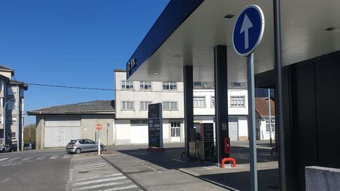 Gasolinera en Vilalba, en el cruce de las calles Castelao y Cidade de Viveiro