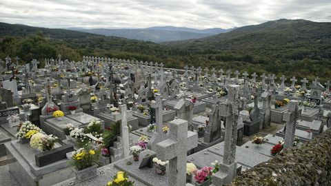 Cementerio de Bande, ubicado en plena naturaleza.