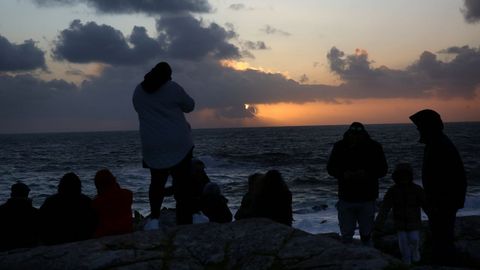 El eclipse en el faro de Corrubedo
