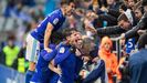 Los jugadores del Oviedo, con Nieto arriba del todo, celebran el 2-1 en el Fondo Norte