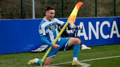 N�jera celebra el primer gol que marc� al Rayo Cantabria
