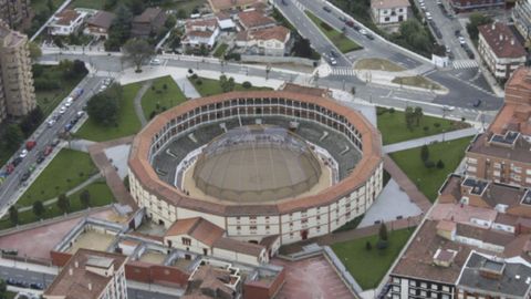 Recreacin de la cpula climatizada en la plaza de toros de Gijn