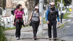 Peregrinos realizan el camino ingl�s este verano.