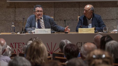 El ex fiscal general del Estado, �lvaro Garc�a Ortiz, este lunes en una charla que imparti� en el Ateneo de Santiago.