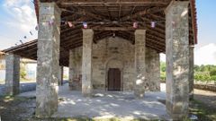 P�rtico de acceso al santuario de as Augas Santas