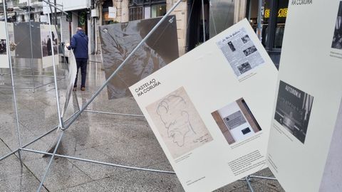 Destrozos en la exposici�n de Castelao en la Plaza de Lugo