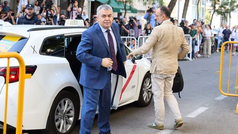 El ex secretario de organizacin y exdiputado Santos Cerdn, a su llegada al Tribunal Supremo para declarar