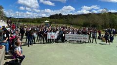 Cientos de personas participaron en la caminata contra Altri